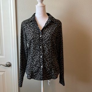 New York & Co Black and Grey Cheetah Print Chiffon Feel Button Down Shirt Small